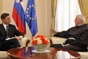 Predsednik Pahor in nadškof Zore na skupni žalni slovesnosti ob Lipi sprave