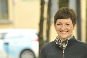 DZ bo potrjeval ministrski kandidatki za izobraževanje in za obrambo