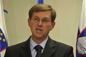 Cerar in Erjavec na različnih bregovih glede Triglava