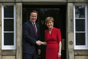Ne odhajajte: Cameron Škotom obljublja nove pristojnosti