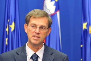 Cerar od Erjavca zahteva pojasnilo o strateškem značaju Triglava