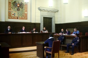 Avstrijskemu 14-letniku zaradi terorizma osem mesecev zapora 