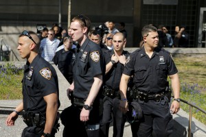 Ameriški policisti povprečno na dan ubijejo več kot dve osebi