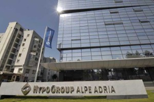 Hypovi šefi naj bi si v navezi s Tovšakovo razdelili 14 milijonov evrov