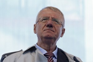 Šešlju se je zdravje poslabšalo, a v bolnišnico noče