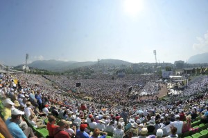 Papež v Sarajevu maševal pred 67.000 verniki