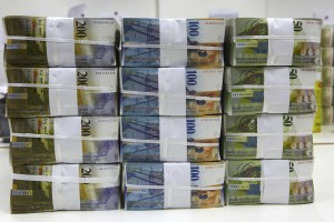 Združenje frank: V bankah so ponarejali podnapise posojilojemalcev v frankih