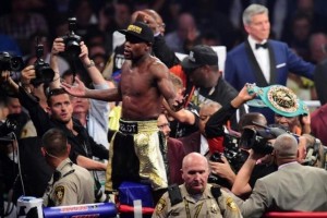 Boksar Mayweather letos zaslužil neverjetnih 300 milijonov dolarjev