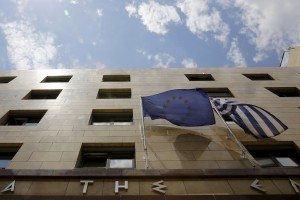 Napeto srečanje evroskupine o grški krizi