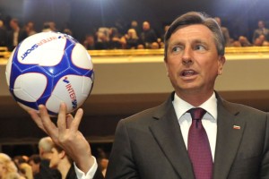 Monaški knez Albert II. in predsednik Pahor bosta brcala v Biljah