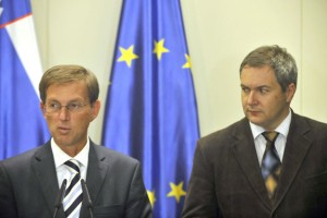 Cerar zanika, da bi iz vlade naganjal SD