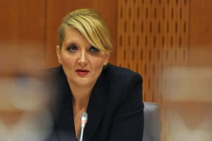 SDS z interpelacijo nad Györkös Žnidarjevo