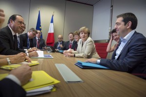 Merklova poziva Grčijo, naj sprejme "izjemno velikodušno" ponudbo 
