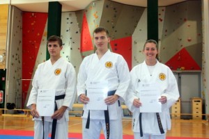 FOTO: Zaključna poletna akademija brežiških karateistov