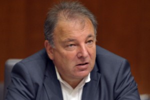 Šircelj o Grčiji: Situacija je resna, referendum ne bo rešil finančnih težav