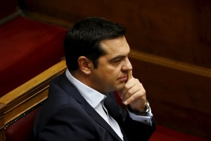 Grčija posojilodajalcem pošilja nove predloge, a Cipras vztraja pri referendumu