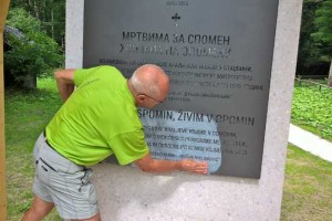J. Dežman: Vandalizem na moriščih in grobiščih na Arehu