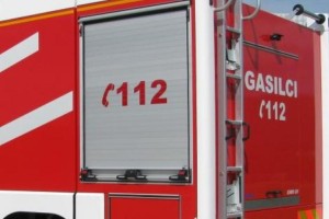 Gasilci iz vozila rešili onemoglo osebo