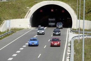 V predoru Šentvid zagorelo