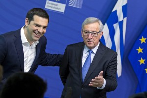 Razkurjeni Juncker evroposlancem: Dajte mi mir, pišem Ciprasu