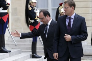 Cerar in Hollande za konstruktiven pristop za ohranitev Grčije v evroobmočju