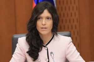 Eva Irgl: Potrebno je obsoditi povojno revolucijo, komunistični režim in storilce