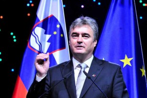 Milan Zver: Genocidov in njih posledic ne moremo deliti na "naše" in "vaše"