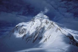 V Pakistanu s helikopterjem rešili slovenskega alpinista