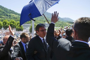 Izetbegović zanika vsakršne povezave z napadom na Vučića