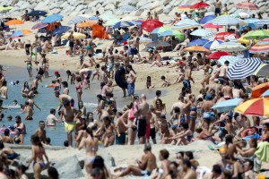 Morje se je popoldne ogrelo do 30, vročina se nadaljuje