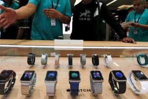 Apple skriva rezultate prodaje pametnih ur, vrednost delnic pada