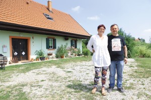Reporter Magazin: Karikaturistka Aljana vrtnari z dušo, njen mož pa z rokami