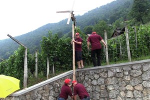VIDEO in FOTO:  Postavili klopotec v Straški gori