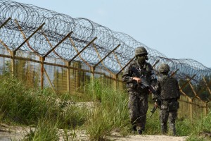 Južna Koreja in ZDA začeli vojaške vaje, sever grozi z "zelo močnim vojaškim odgovorom"