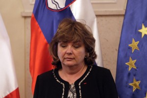 Koliko diplomatov bo odneslo poročilo o nadzoru?