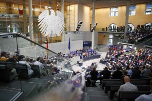Nemški parlament z veliko večino potrdil pomoč Grčiji