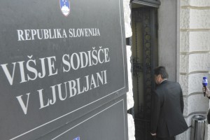 Na sodišču začetek glavne obravnave v sojenju Jankoviću