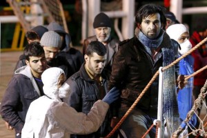 Proti širjenju nestrpnosti do beguncev je treba nastopiti odločno