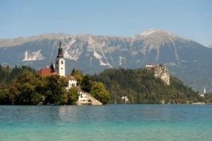 Na Bledu ob porastu števila hostlov z varnostno službo do več reda