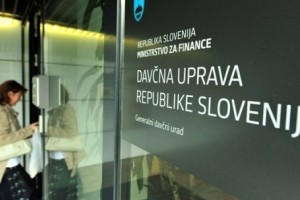 V slabem mesecu na ministrstvu in Fursu nekaj več kot 700 vlog za odpis dolga