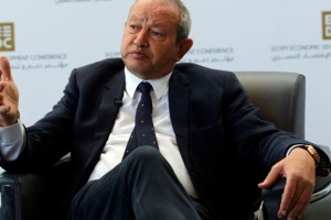 Milijarder Sawiris: Kupil bi otok in tam naselil migrante, ki bi si domove morali sami zgraditi