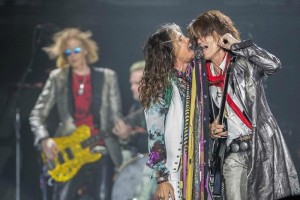 Aerosmith bodo zaigrali pred bivšo stavbo KGB