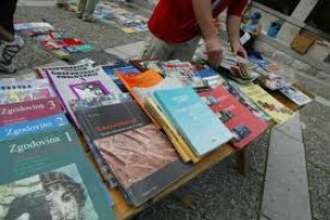 Danes in v prihodnjih dneh bo možno kupiti rabljene šolske učbenike