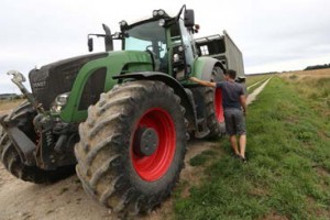Dr. Aleš Kuhar: subvencije so poganjale nakupe traktorjev