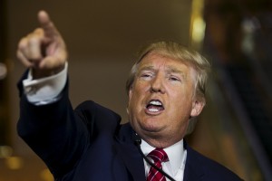 Prva anketa je nakazala, da lahko Trump premagala Clintonovo