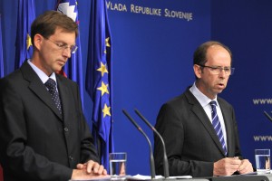Cerar in Mramor še naprej kradeta