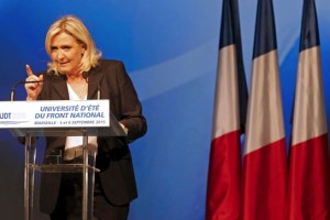 Marine Le Pen napadla Merklovo: Kot "cesarica" Evropi vsiljuje migrante