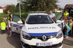 VIDEO&#38;FOTO: Šentjernejski policisti odprli vrata obiskovalcem