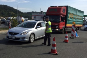 Pomurski policisti selektivno nadzirajo promet na meji z Madžarsko