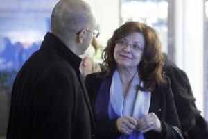 Škandal: Uslužbenki MZZ med šopingom ukradli pomembne dokumente o Rusiji